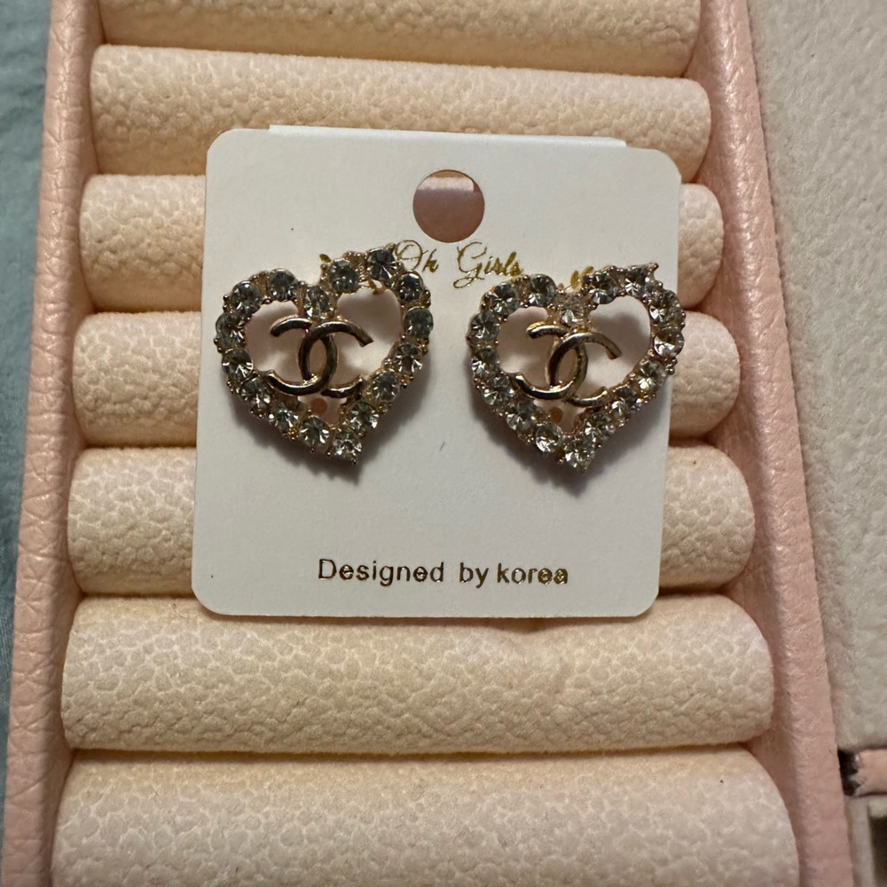 New pair of earrings